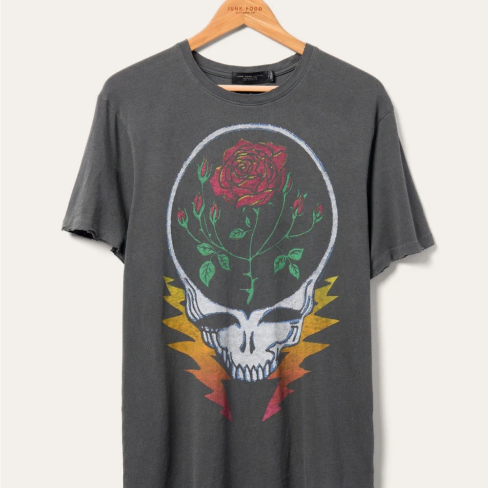 Junk Food Clothing Gray Short Sleeve Skull and Rose Tee
